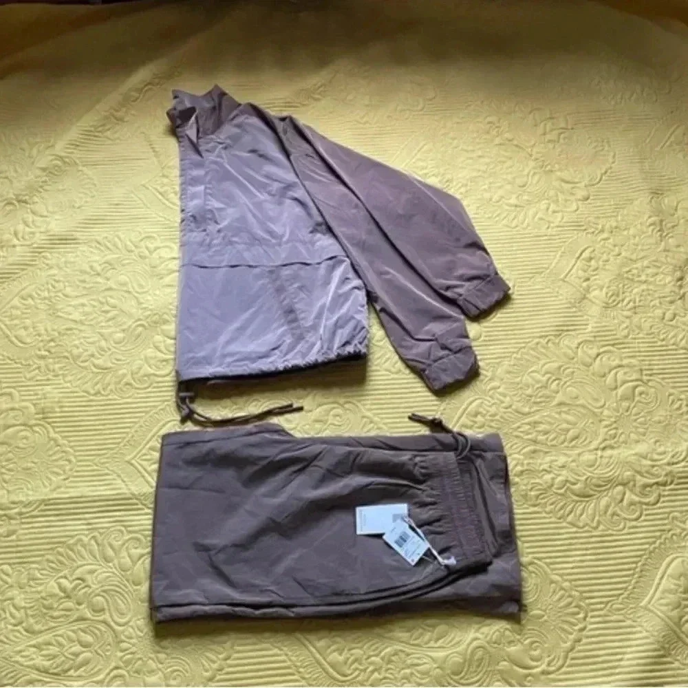 Good American set of pants and sweatshirt